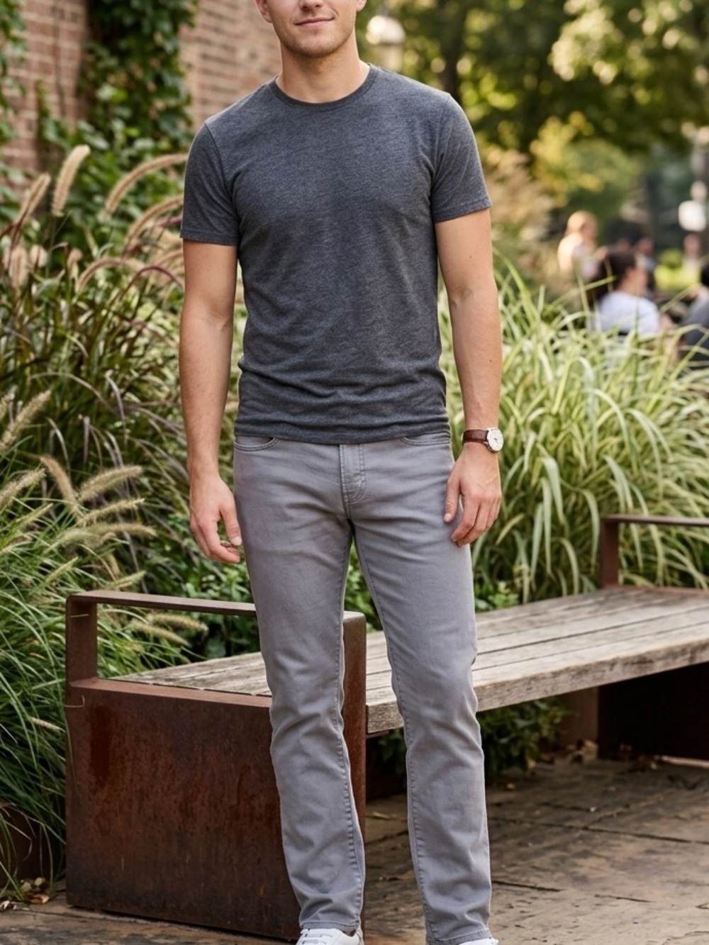 Uniqlo Men's Low Rise Light Gray Slim Straight Jeans